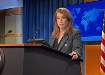 بروس: افغانستان کې د بندي امریکايي وګړو د خوشې کولو جدي هڅې کوو