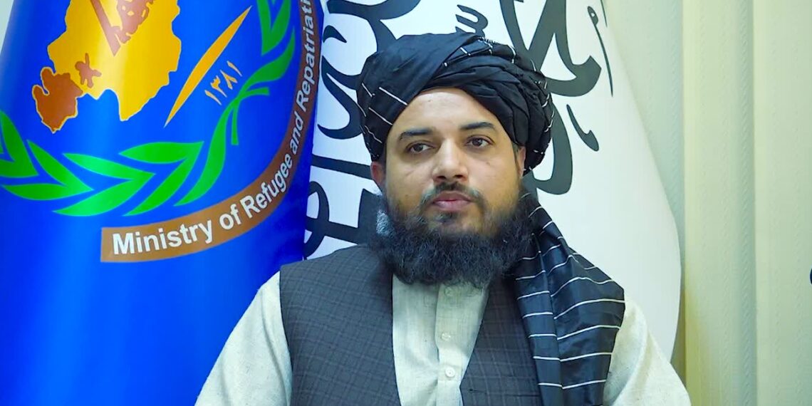 عبدالمطلب حقاني: د اپریل میاشتې له پيل راهیسې نږدې ۱۰۰ زره افغان کډوال هېواد ته راستانه شوي