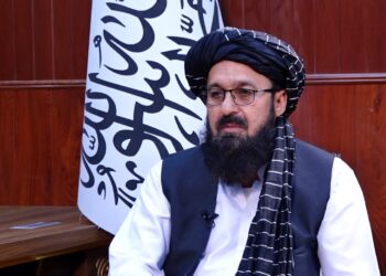 عامي روغتیا وزارت د ډاکټرانو او روغتيايي پرسونل ۱۲ سلنه معاشونه کم کړي