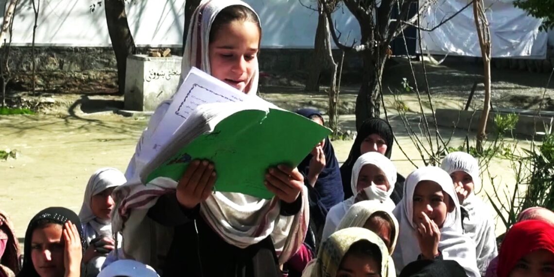 د یوې امریکايي موسسې موندنې: ۹ میلیونه افغان ماشومان له زده کړو بې برخې دي