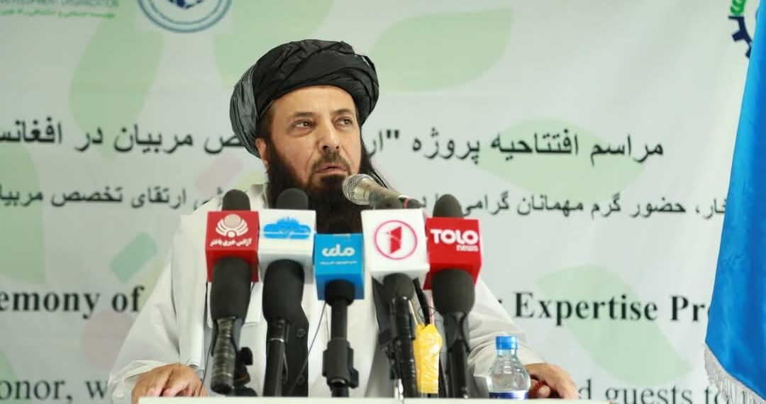 کار او ټولنیزو چارو وزارت یو شمېر هېوادونو ته د افغان کارګرو استولو خبر ورکړ