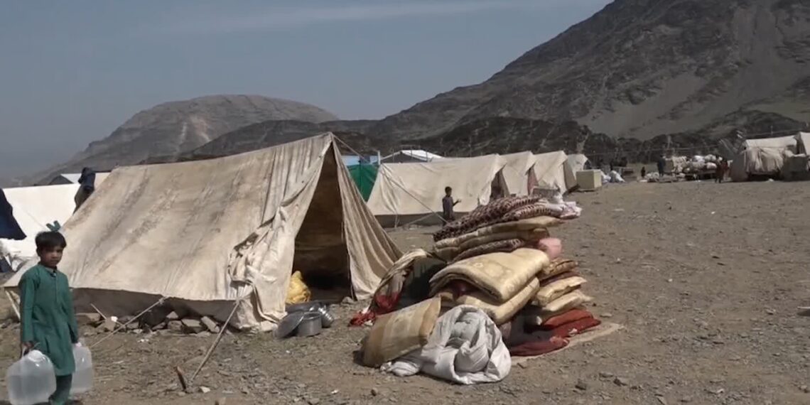 ملګري ملتونه: تېره میاشت له ایران او پاکستان نږدې ۳۰۰ زره افغانان هېواد ته راستانه شوې