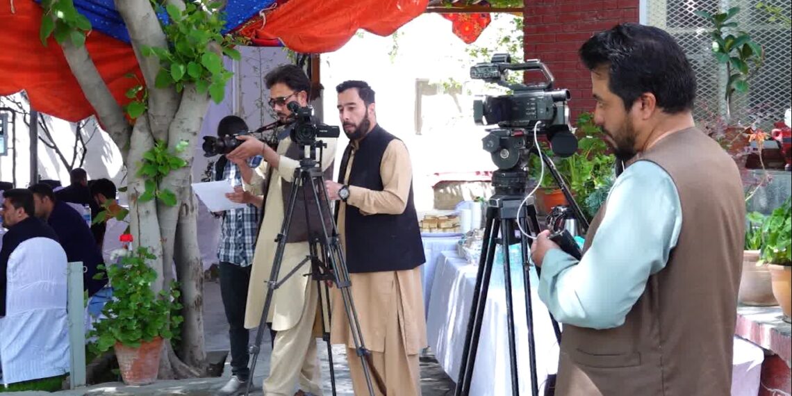 یوناما: افغانستان کې د رسنیو کارکوونکي له ګواښ سره مخ دي