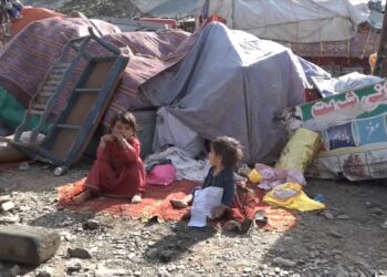 د بښنې نړیوال سازمان خبرداری؛ پاکستان ښايي راتلونکو ورځو کې تر یو میلیون افغان کډوال په زور اخراج کړي