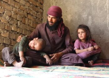 کابل ښار کې بې ځايه شوې کورنۍ د ژوند لومړنيو امکاناتو ته له لاس رسي بې برخې دي