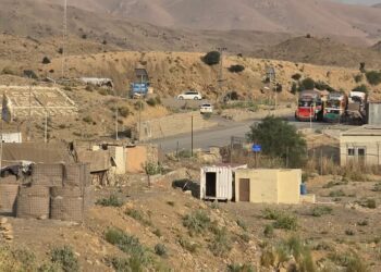 پاکستان د غلام خان بندر تړلی