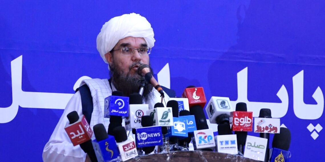 دلاور: په تېرو څو ورځو کې له ایرانه ۱۵ زره کورنۍ راستنې شوې