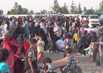 له ایرانه را ستانه شوي کډوال په کوردننه د کار او سرپناه غوښتنه کوي