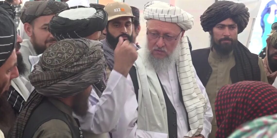 حنفي: ګاونډي هېوادونه دې د افغانانو ایسارې کړې شتمنۍ بېرته ورکړي