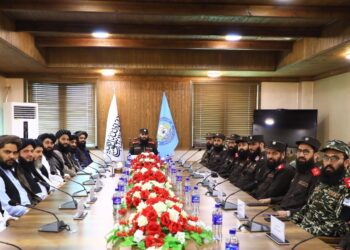 کورنيو چارو وزارت د دندې پرمهال پر خپلو منسوبينو د يونيفورم اغوستل جبري کړل