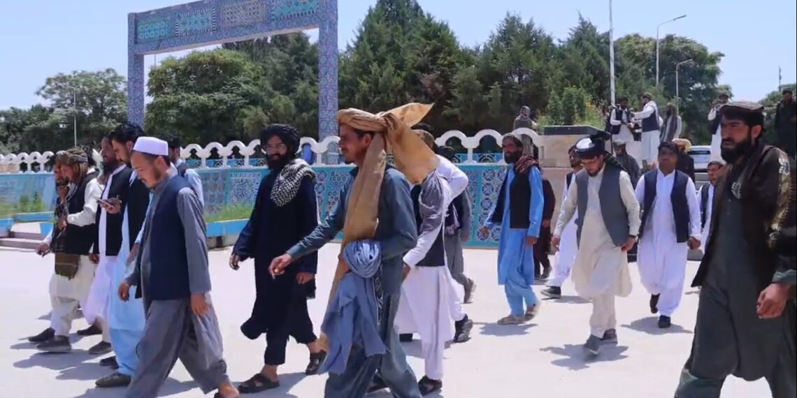 د سویل ختیځ زون ځوانان د قومونو ترمنځ د یووالي په موخه بلخ ته تللي