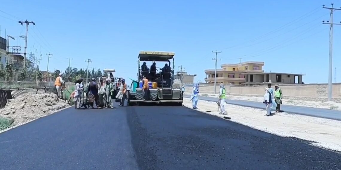 د بلخ صنعتي پارکونو ته غځېدلو خامو لارو د پخولو چارې پيل شوې