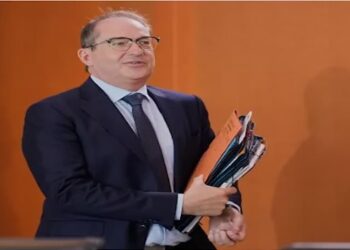 جرمني له دې هېواده د مجرمو افغان کډوالو ایستلو په اړه له سرپرست حکومت سره خبرې کوي