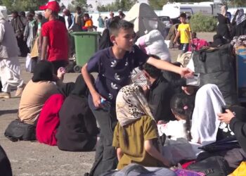 له ایران او پاکستان غوښتنې؛ د افغان کډوالو جبري اخراج ودروئ