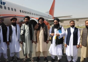 د صنعت او سوداګرۍ وزارت معين پر مشرۍ يو حکومتي پلاوی اسلام‌اباد ته تللی