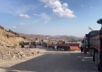 د غلام خان بندر تړل کېدو راهیسې هره ورځ سوداګرو ته میلیونونه افغانۍ زیان اوړي