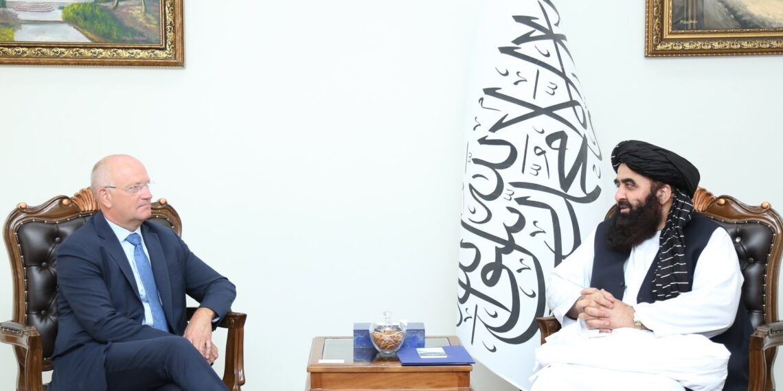 له نړۍ د متقي غوښتنه؛ افغان کروندګرو ته د بدیل معیشت برابرولو کې همکاري وکړئ