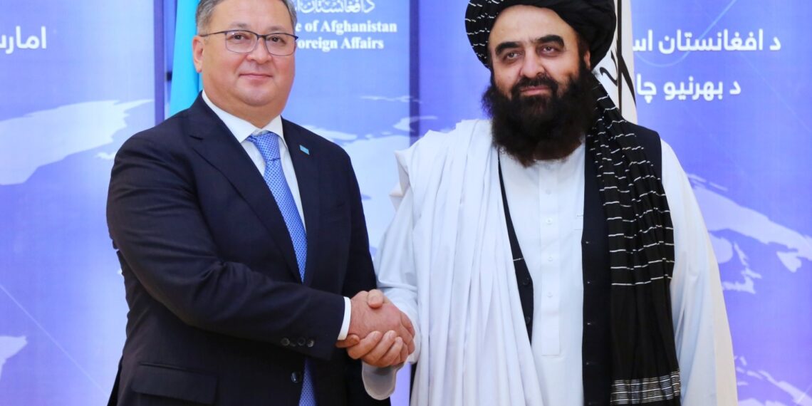 متقي د قزاقستان بهرنیو چارو وزیر سره پر دوه اړخیزو همکاریو او سیمه ییزو فرصتونو خبرې کړې