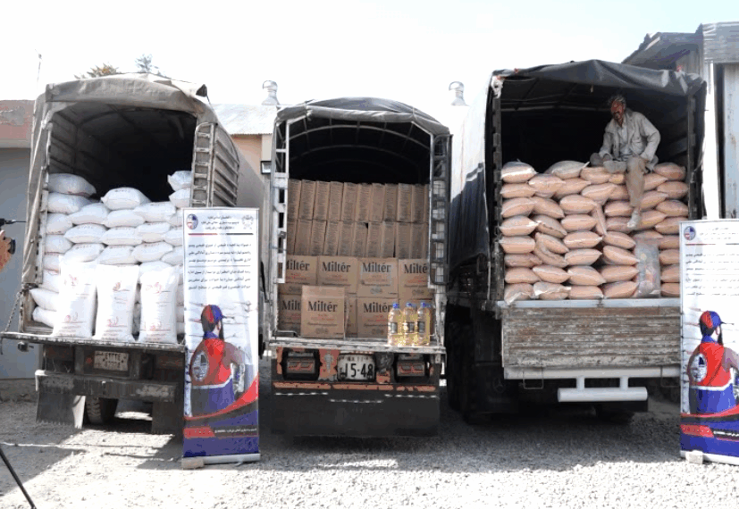 د يوه افغان سوداګر له لوري اړمنو افغانانو سره د ۵۵ ټنو خوراکي توکو مرسته وشوه