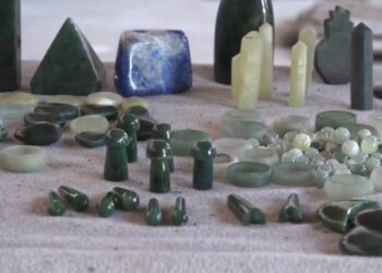 د ننګرهار ډبرین زینتي توکي بهر ته صادرېږي