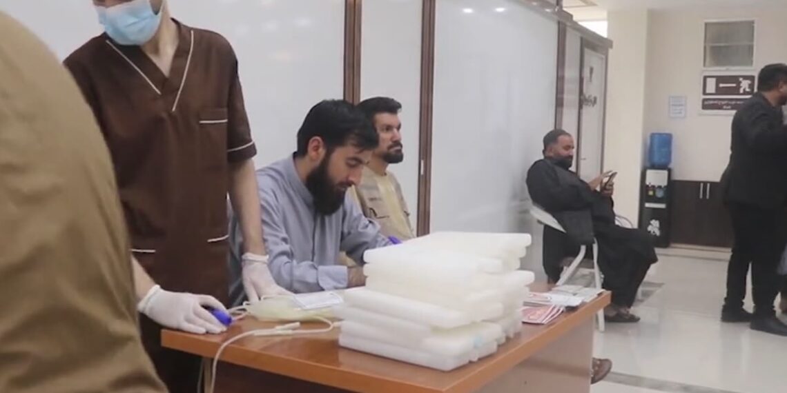 هرات کې د محرم میاشتې په مناسبت د وینې ورکولو کمپاین ترسره شو