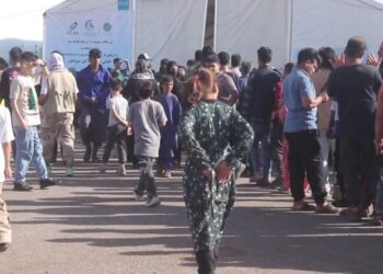 عزیزي بنسټ له ایرانه راستنو شویو کډوالو ته د مرستو وېشلو لړۍ پيل کړه