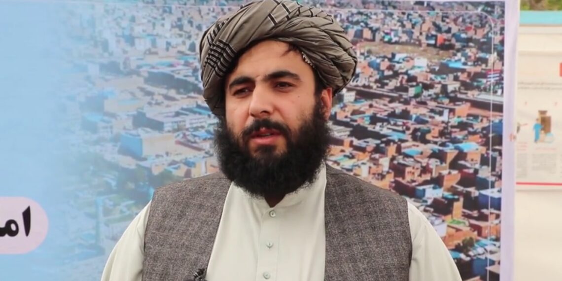 فطرت: له افغان کډوالو سره د ایران چلن له اسلامي، بشري او ګاونډیتوب اصولو خلاف دی