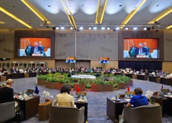 اسحاق ډار: باثباته افغانستان د پاکستان پر ګټه دی