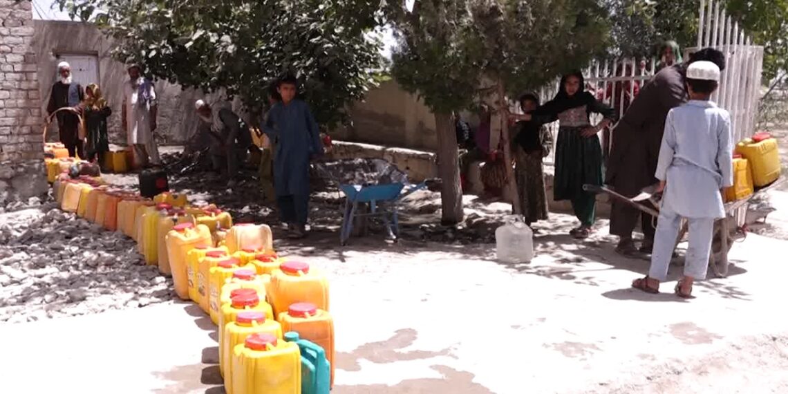 افغانستان کې د څښاک اوبو ته د لاسرسي محدودېدو له امله شکایتونه په ډېرېدو دي