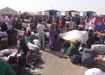 حال وش: ايراني پولیس له افغان کډوالو پیسې هم اخلي