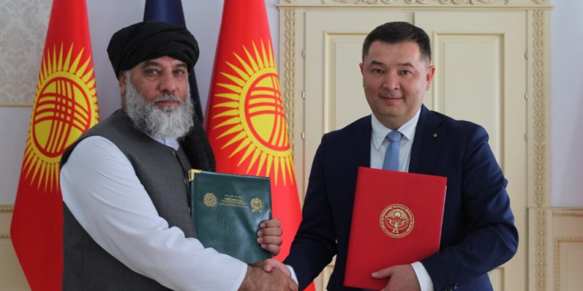 افغان – قرغېز چارواکو د دوه اړخيزې سوداګرۍ د پراختيا هوکړې لاسلیک کړې