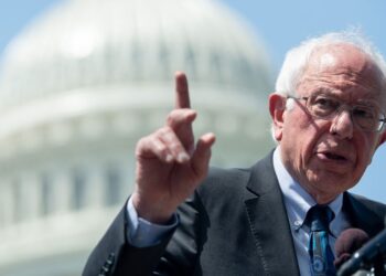 برني سینډرز: غزه کې روان وضعیت د فلسطینیانو نسل وژنه ده