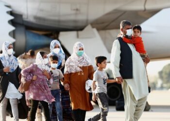جرمني له پاکستانه د هغو افغانانو انتقال پیلوي چې د کډوالۍ اسناد یې تایيد شوي