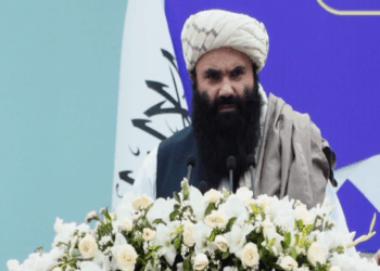 حقاني ګاونډیو هېوادونو ته؛ خپلې ستونزې خپله حل کړئ