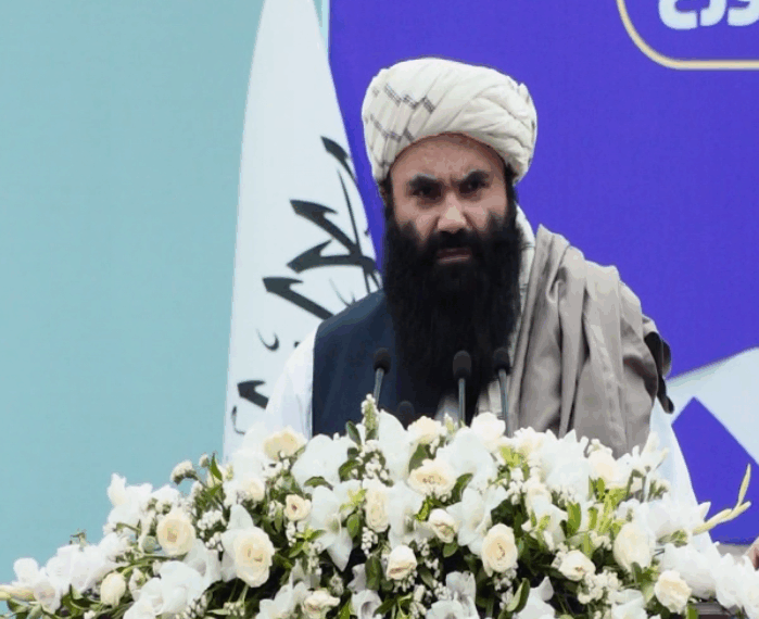 حقاني ګاونډیو هېوادونو ته؛ خپلې ستونزې خپله حل کړئ