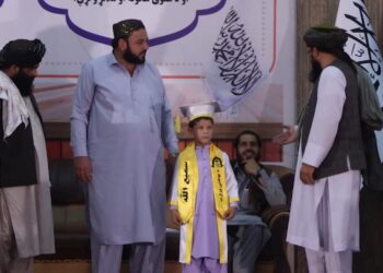 پوهنې وزارت د ديني زده کړو ترڅنګ عصري زده کړې هم د هېواد پرمختګ لپاره حياتي بولي