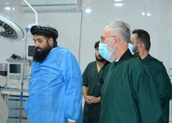 عامې روغتيا وزارت د طبي فعالیتونو تنظیم په موخه، د روغتیايي مرکزونو څارنه پيل کړه