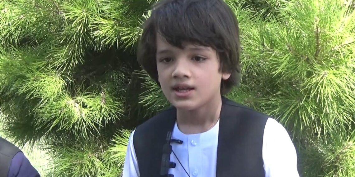 هرات کې یو ماشوم هرو دوو میاشتو کې یوه نوې ژبه زده کوي