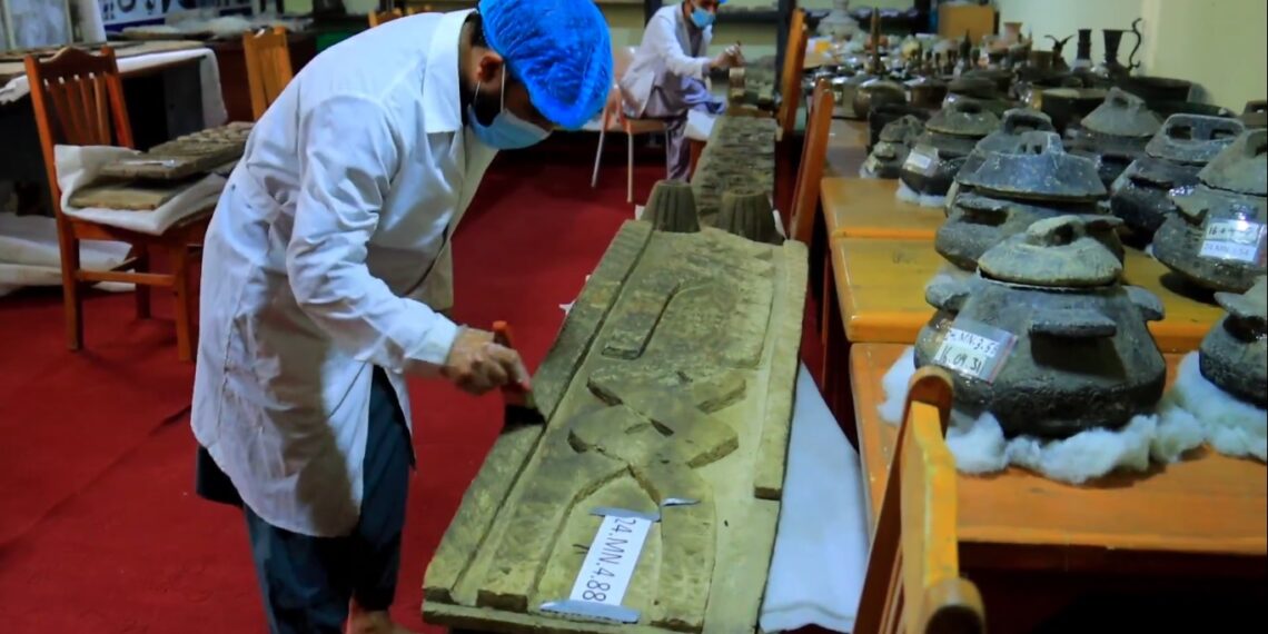 ختیځ زون میوزیم کې ‍له زر قلمه زیات نوي تاریخي اثار راټول شوي