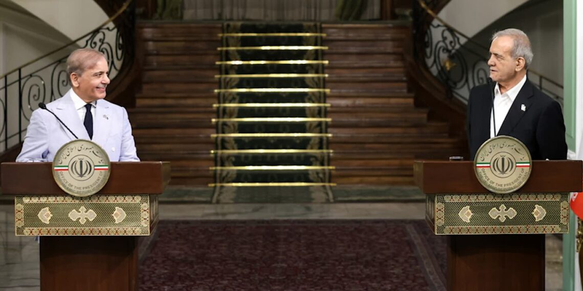 پاکستان ته د پزشکیان سفر: اسلام ‌اباد او تهران امنیتي، سیاسي او اقتصادي برخو کې د همکاريو هوکړې وکړې