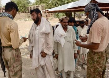 د خیبرپښتونخوا د قبایلي سیمو اوسېدونکي د پاکستان له پوځي عملیاتو ناخوښ دي