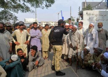 افغان کډوال: له افغانانو سره د پاکستان پوليسو چلن لا بدتر شوی