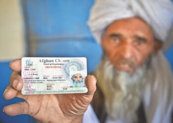 د پاکستان حکومت: پي.او.آر کارت لرونکي افغانان له دې وروسته غیر قانوني کډوال ګڼل کېږي