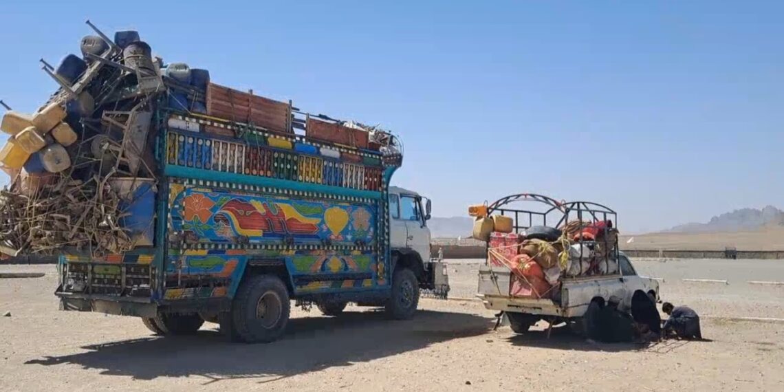 تېرو پنځو ورځو کې۱۸۰ کورنۍ د کندهار له لارې هېواد ته راستنې شوې