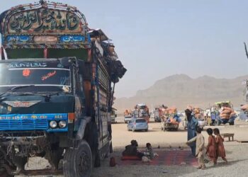 تازه راستانه شوي کډوال: د پاکستان پولیس له کډوالو قېمتي توکي او پيسې غلا کوي