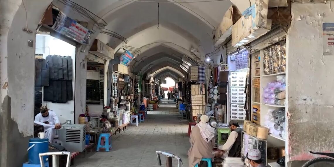 کندهار کې ۲۵۰ کلن زوړ بازار اوس هم  کورني او بهرني پېرودونکي لري