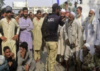 پاکستان کې مېشت افغان کډوال: له سختو شرایطو سره مخ یو