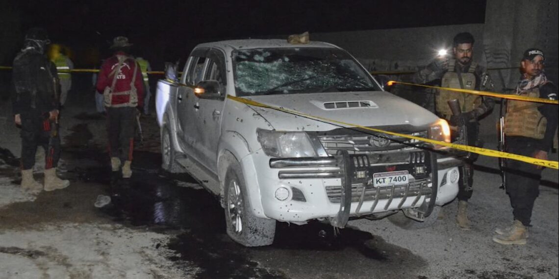بلوچستان کې موټر بم برید بلوڅ مشران او فعالان په نښه کړي