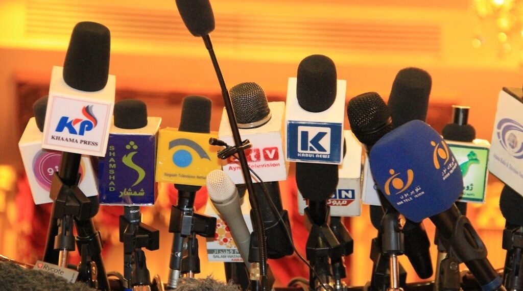 خبریالان: یو شمېر حکومتي ادارې او ویاندویان پر وخت معلومات نه شریکوي