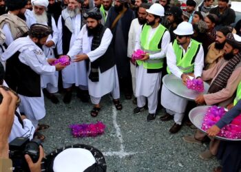 فرضي کرښې ته څېرمه ولایتونو کې د یو میلیارد افغانیو په لګښت پروژې پلې کېږي